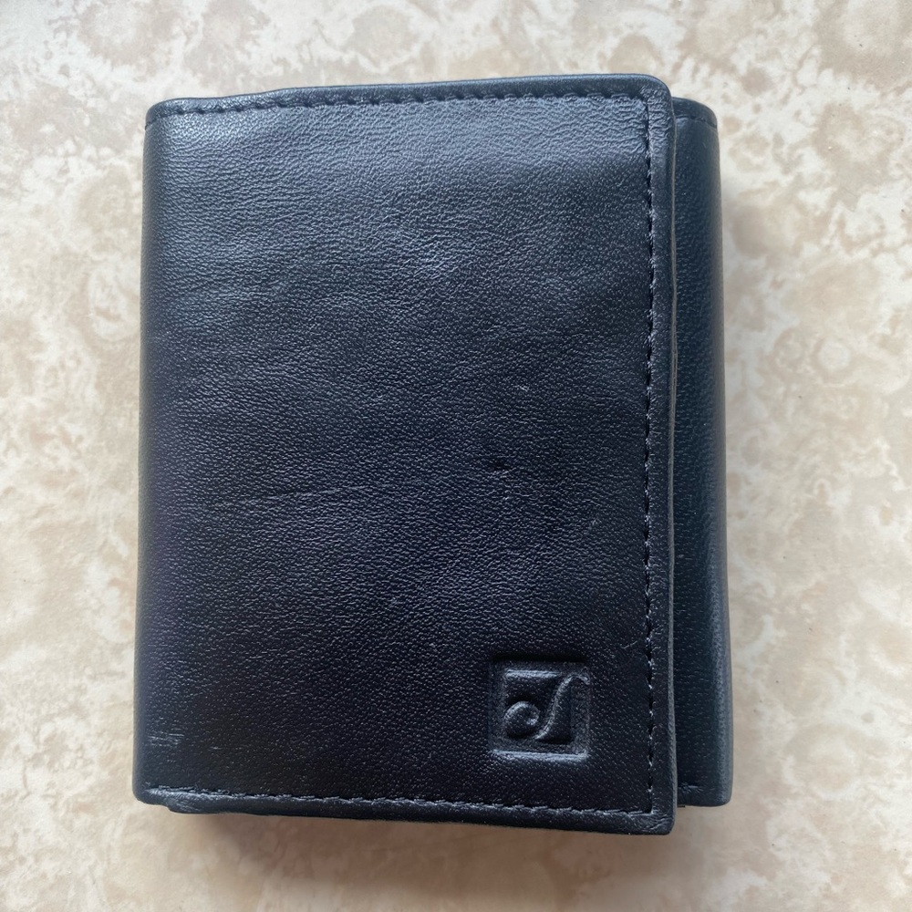 NWT Mountain stone black 100% genuine leather trifold wallet RFID protection